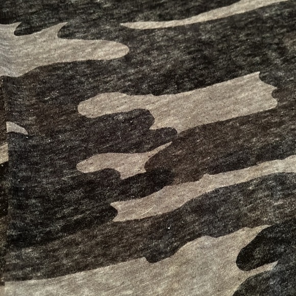 Lucky Brand Camo Tee - Picture 3 of 4